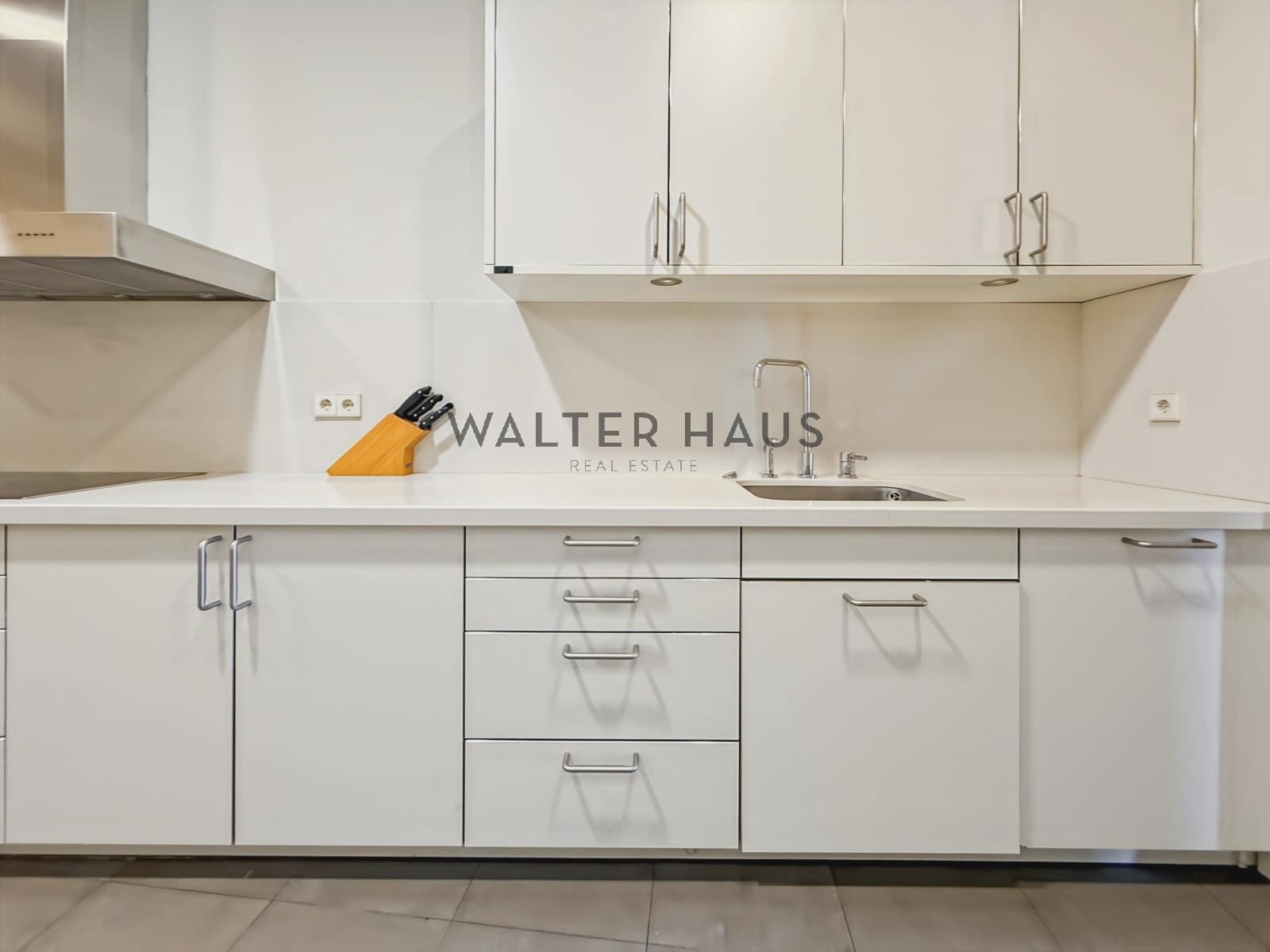4 quarto Apartamento para arrendar em Barcelona cidade - 7 000 € (Ref: 9948576)