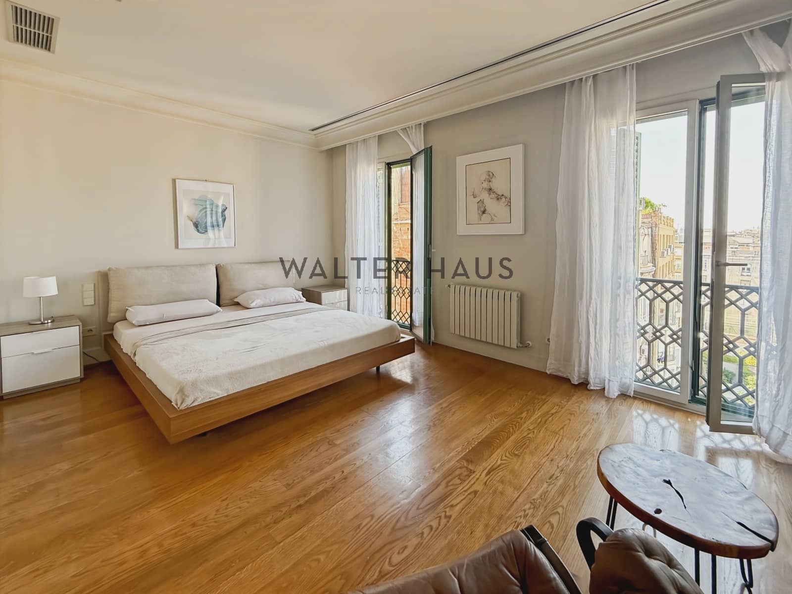4 quarto Apartamento para arrendar em Barcelona cidade - 7 000 € (Ref: 9948576)