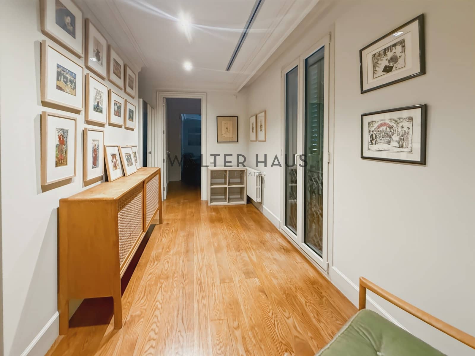 4 quarto Apartamento para arrendar em Barcelona cidade - 7 000 € (Ref: 9948576)