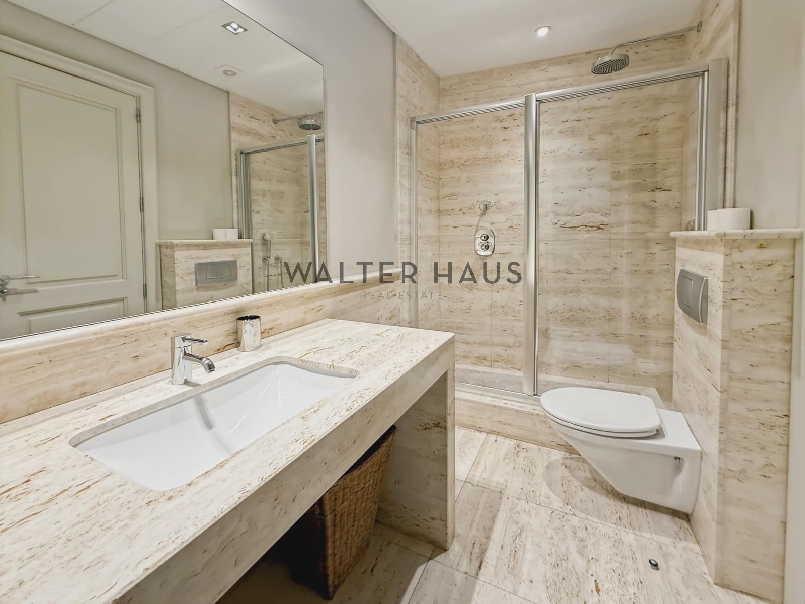 4 quarto Apartamento para arrendar em Barcelona cidade - 7 000 € (Ref: 9948576)