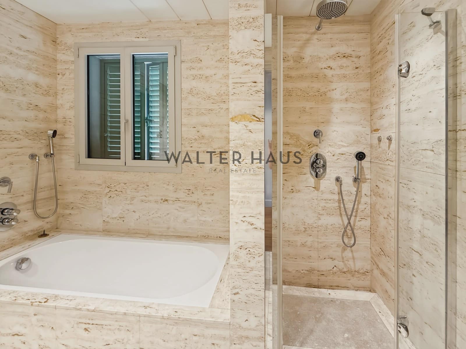 4 quarto Apartamento para arrendar em Barcelona cidade - 7 000 € (Ref: 9948576)