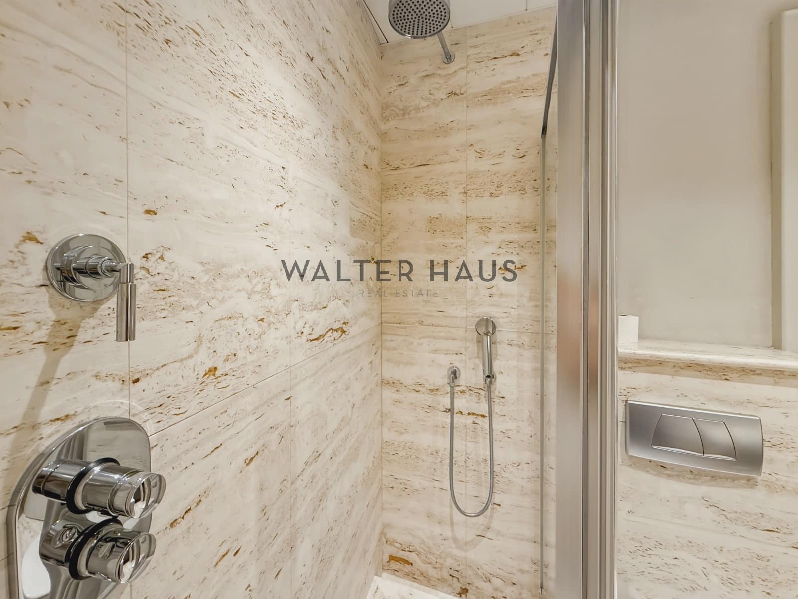 4 quarto Apartamento para arrendar em Barcelona cidade - 7 000 € (Ref: 9948576)