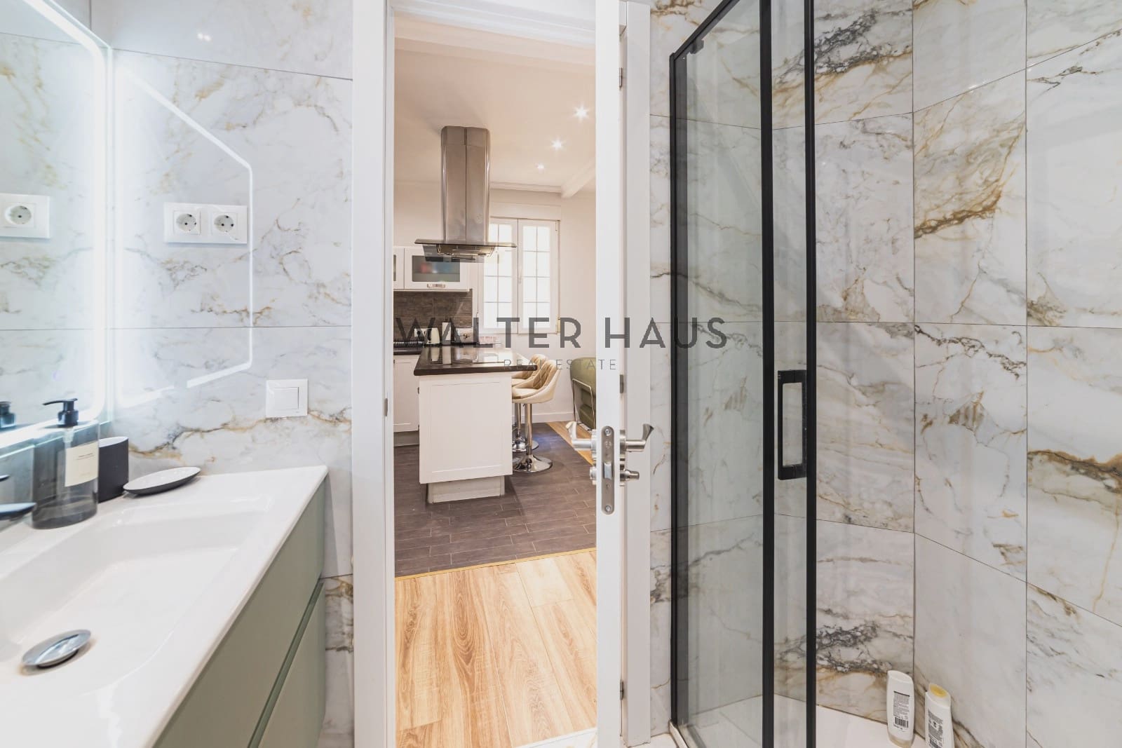 3 sovrum Lägenhet att hyra i Madrid stad - 2 800 € (Ref: 9950360)