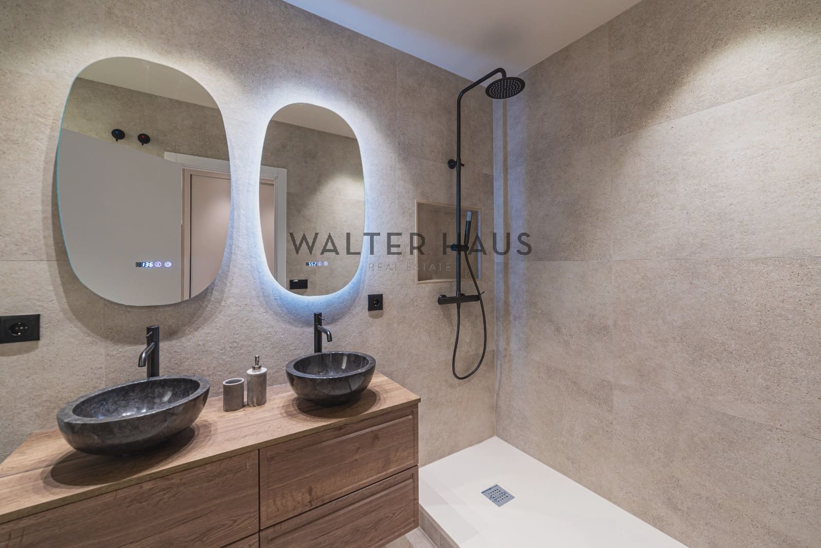 2 slaapkamer Flat te koop in Madrid stad - € 1.250.000 (Ref: 9950362)