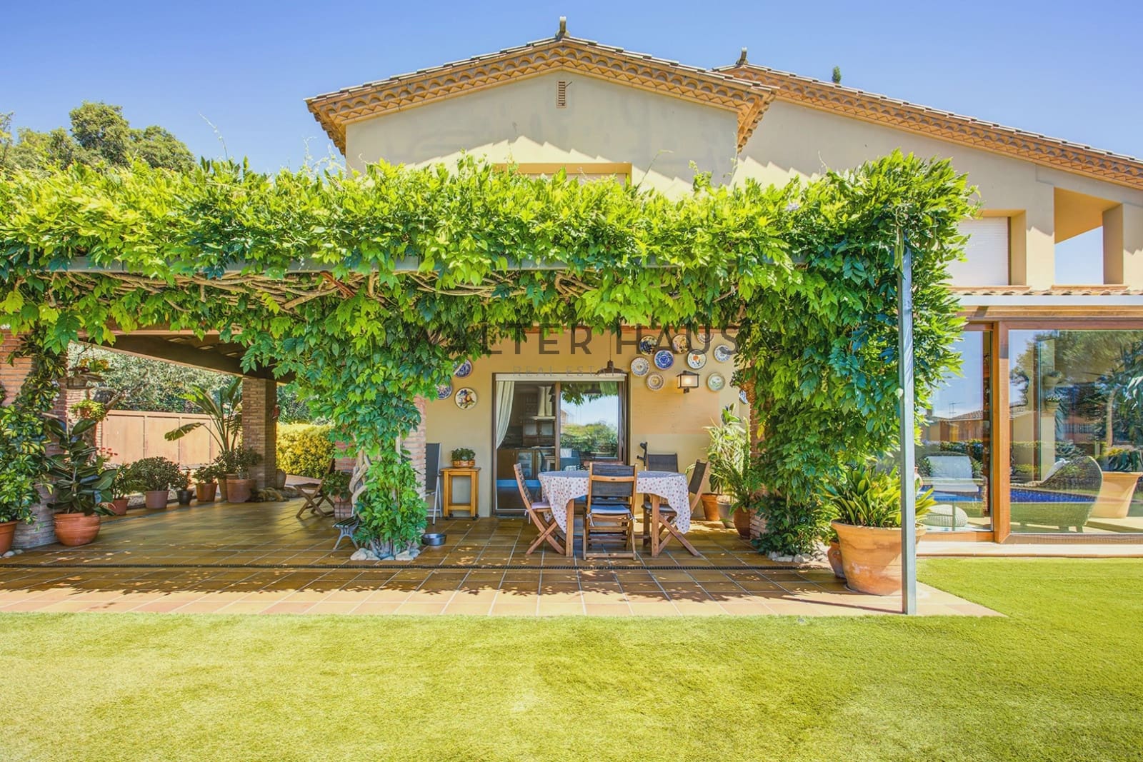 5 bedroom Villa for sale in Mont-ras - € 1,500,000 (Ref: 9956071)