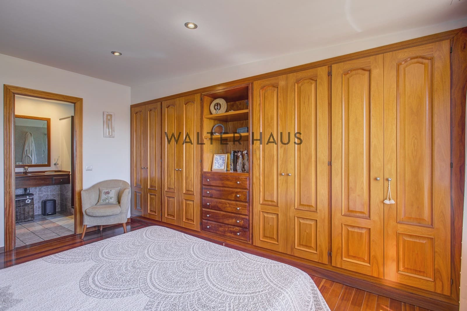 5 bedroom Villa for sale in Mont-ras - € 1,500,000 (Ref: 9956071)
