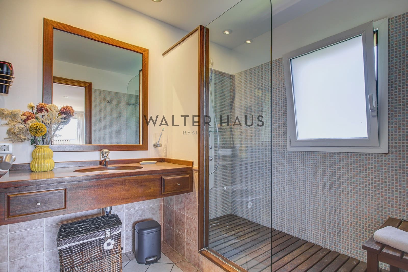 5 bedroom Villa for sale in Mont-ras - € 1,500,000 (Ref: 9956071)
