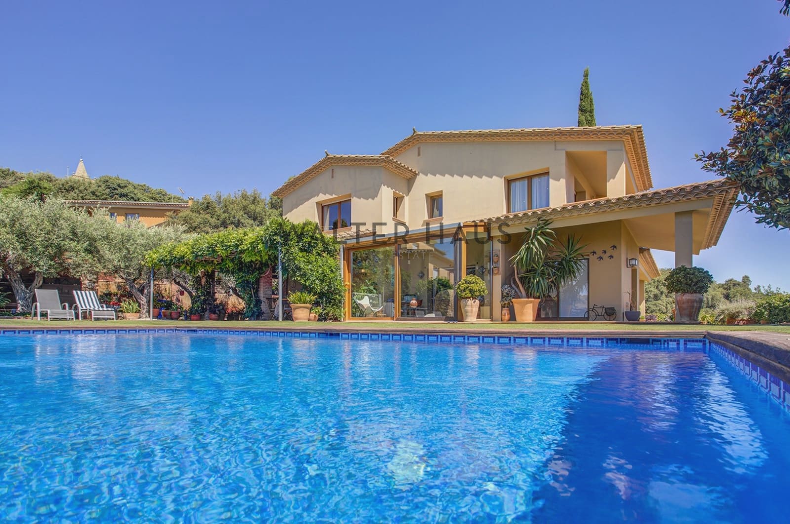 5 bedroom Villa for sale in Mont-ras - € 1,500,000 (Ref: 9956071)
