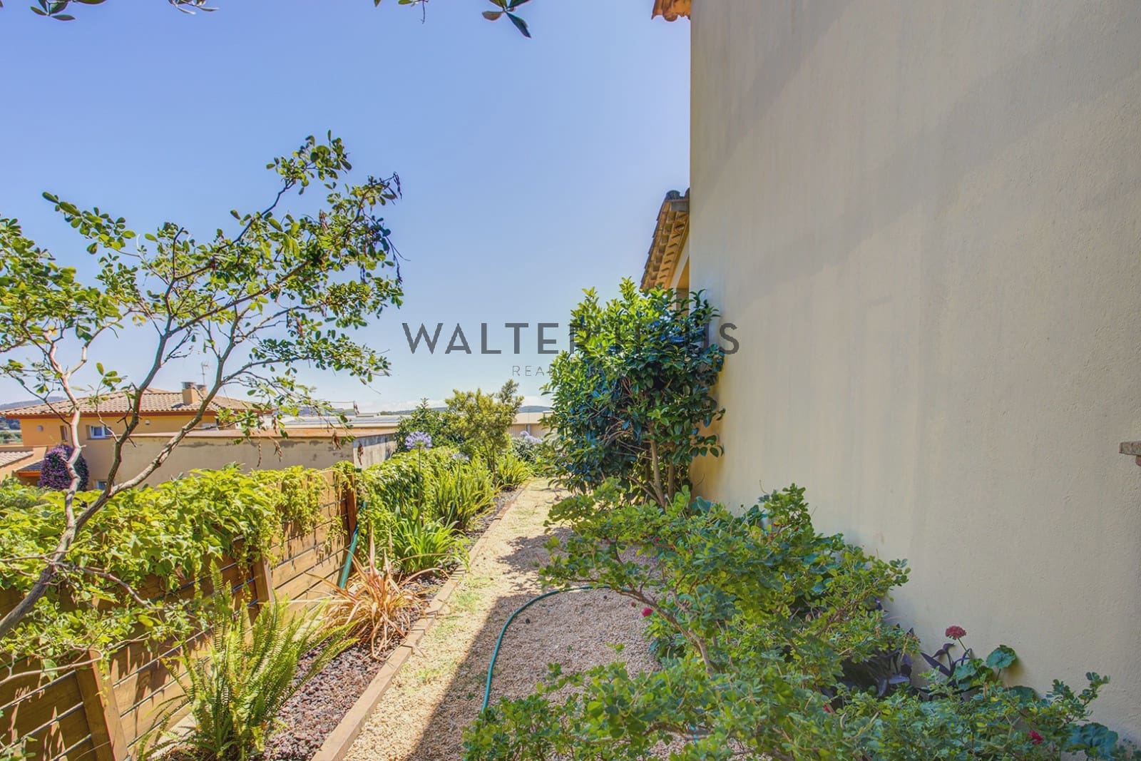 5 bedroom Villa for sale in Mont-ras - € 1,500,000 (Ref: 9956071)