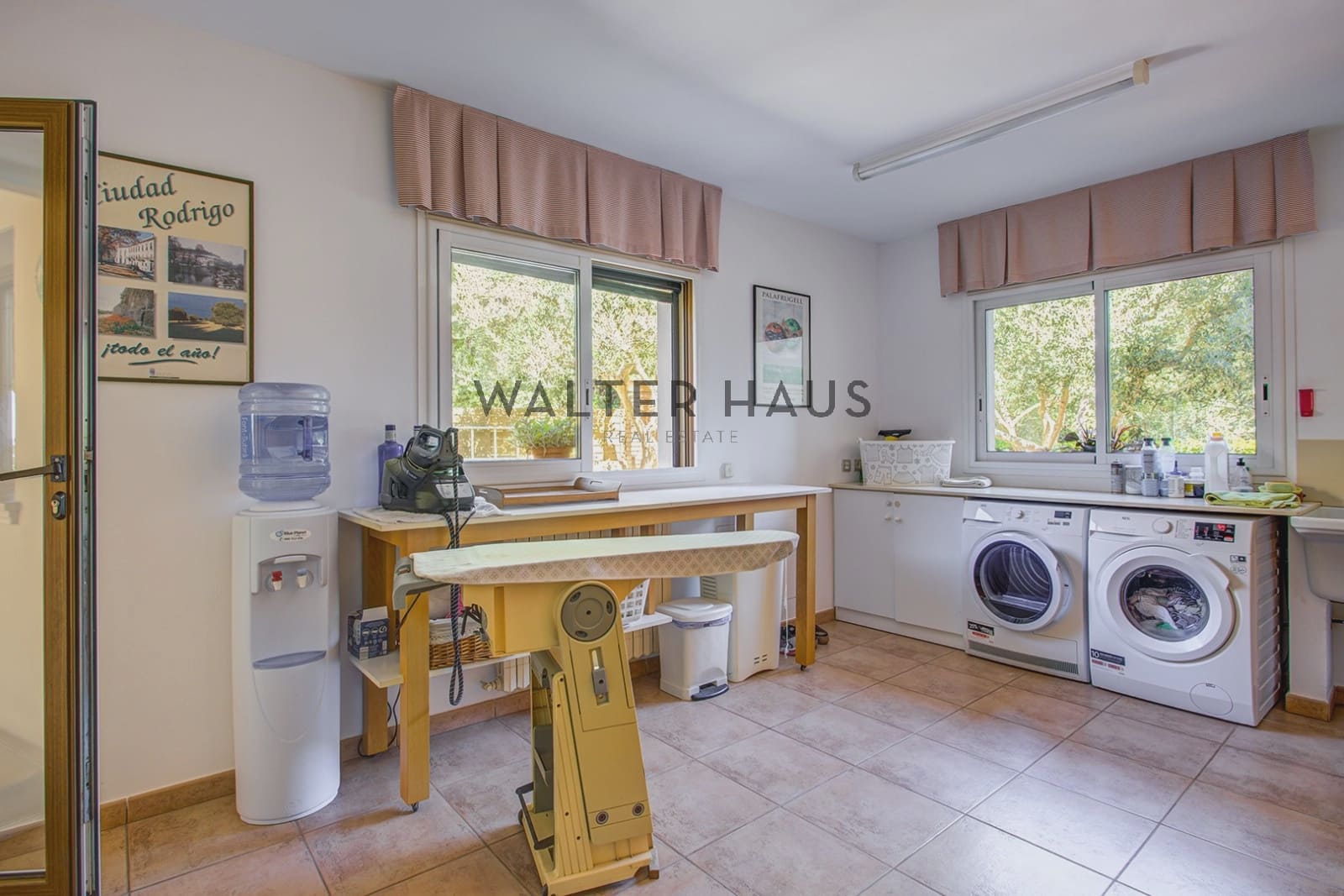 5 bedroom Villa for sale in Mont-ras - € 1,500,000 (Ref: 9956071)