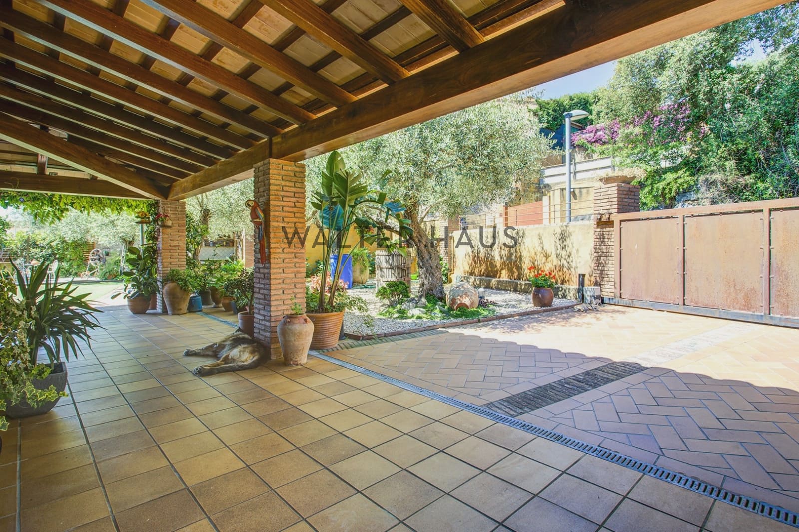 5 bedroom Villa for sale in Mont-ras - € 1,500,000 (Ref: 9956071)