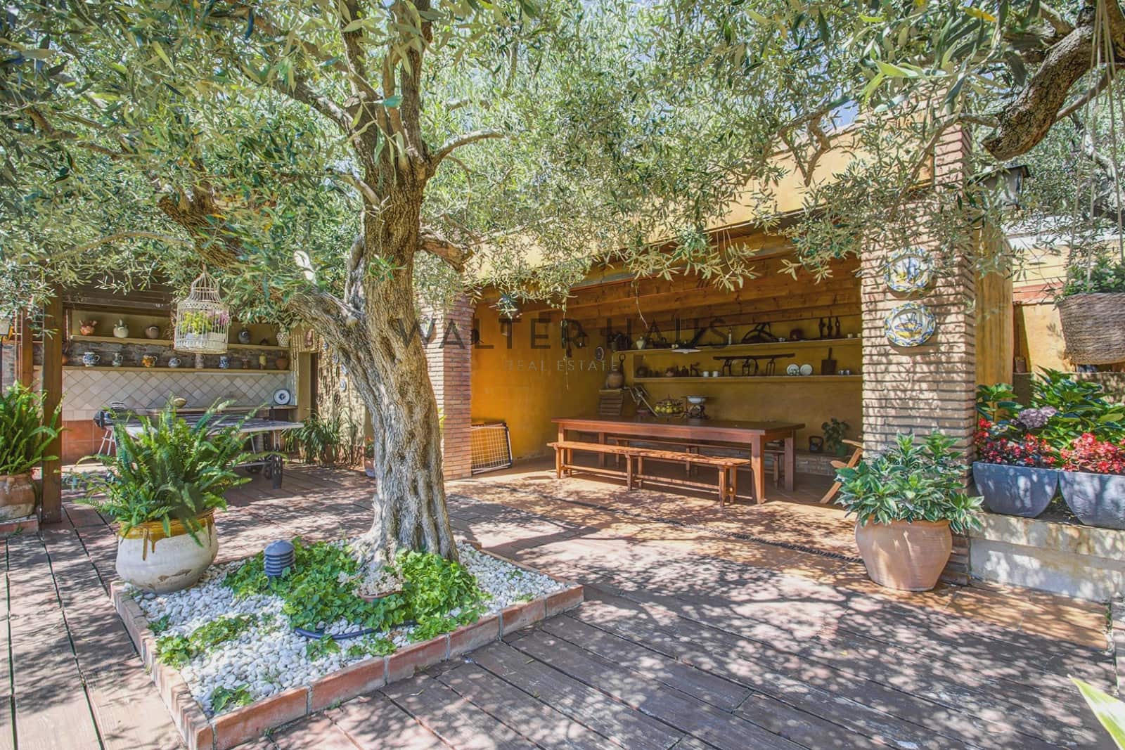 5 bedroom Villa for sale in Mont-ras - € 1,500,000 (Ref: 9956071)