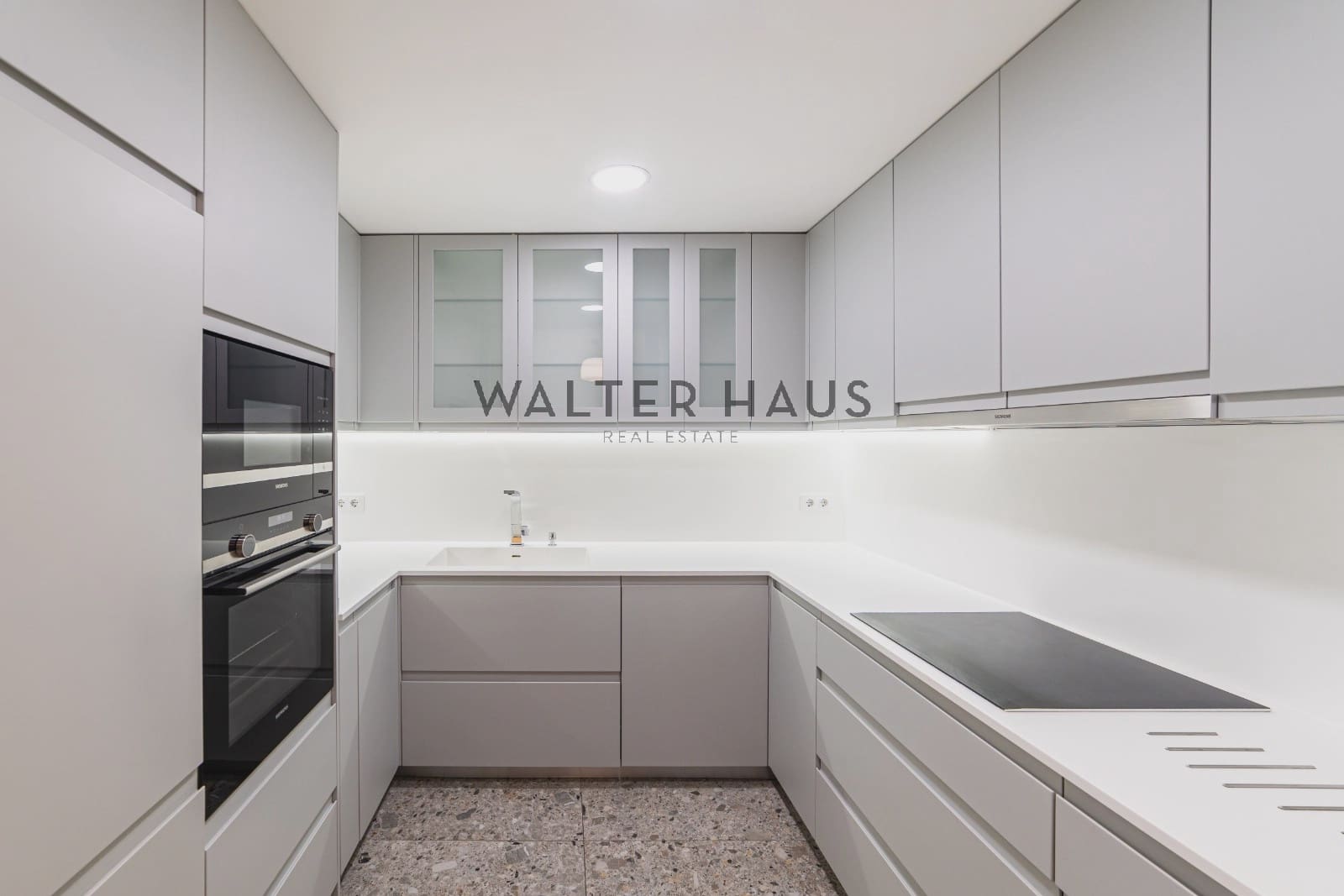 2 Zimmer Wohnung zu vermieten in Madrid Stadt mit Garage - 2.400 € (Ref: 9958839)