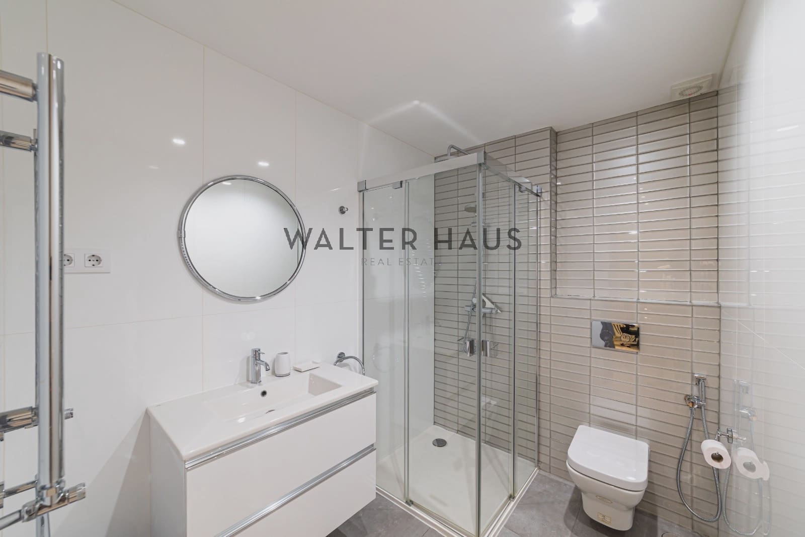 2 Zimmer Wohnung zu vermieten in Madrid Stadt mit Garage - 2.400 € (Ref: 9958839)