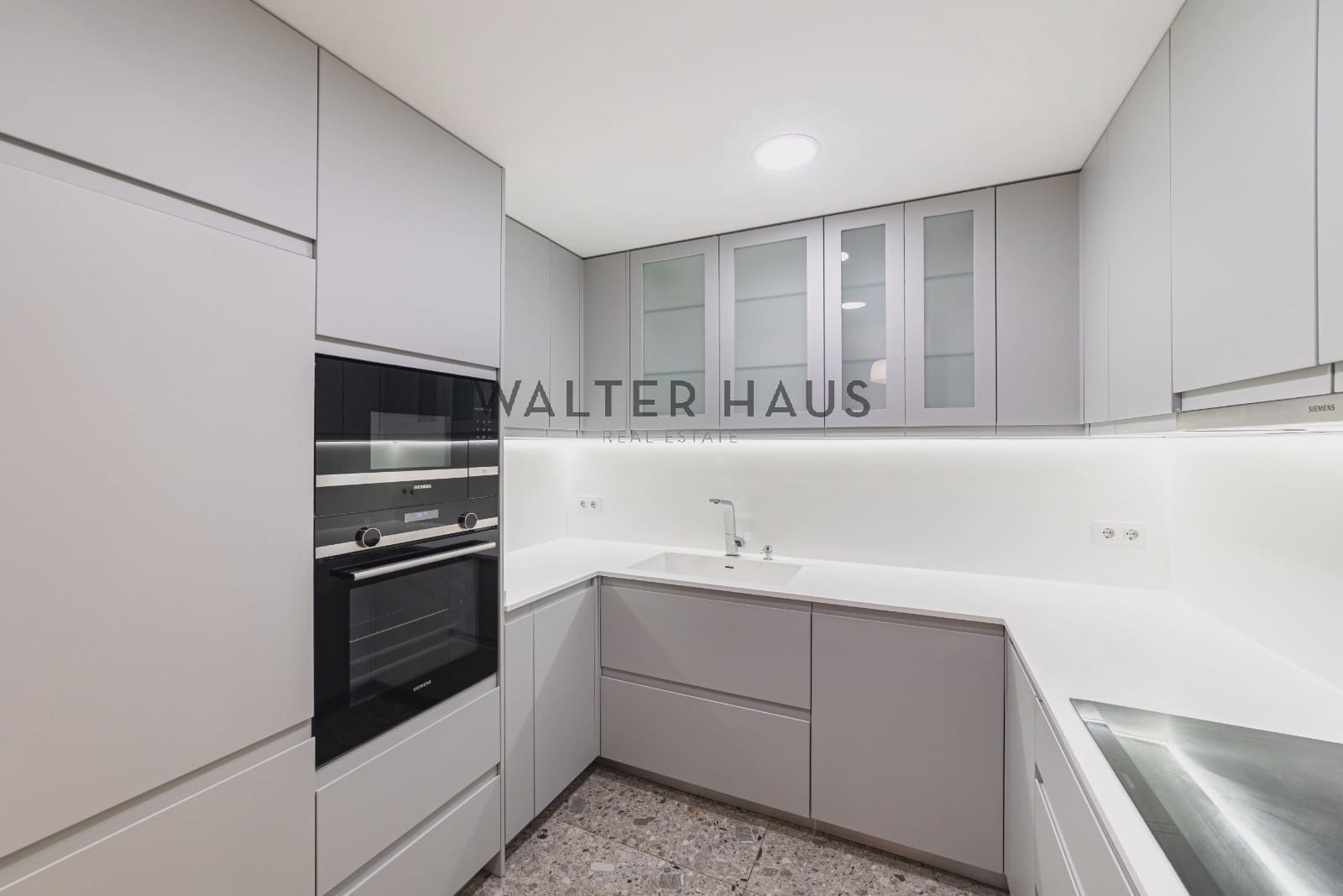 2 Zimmer Wohnung zu vermieten in Madrid Stadt mit Garage - 2.400 € (Ref: 9958839)