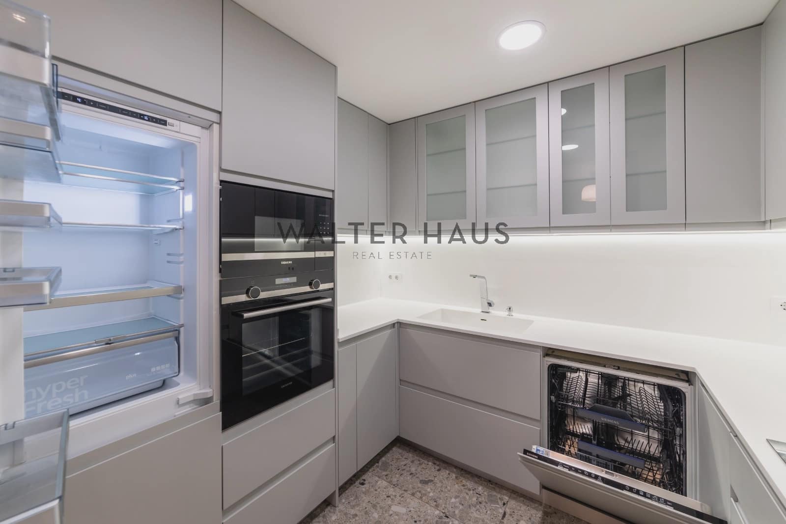 2 Zimmer Wohnung zu vermieten in Madrid Stadt mit Garage - 2.400 € (Ref: 9958839)