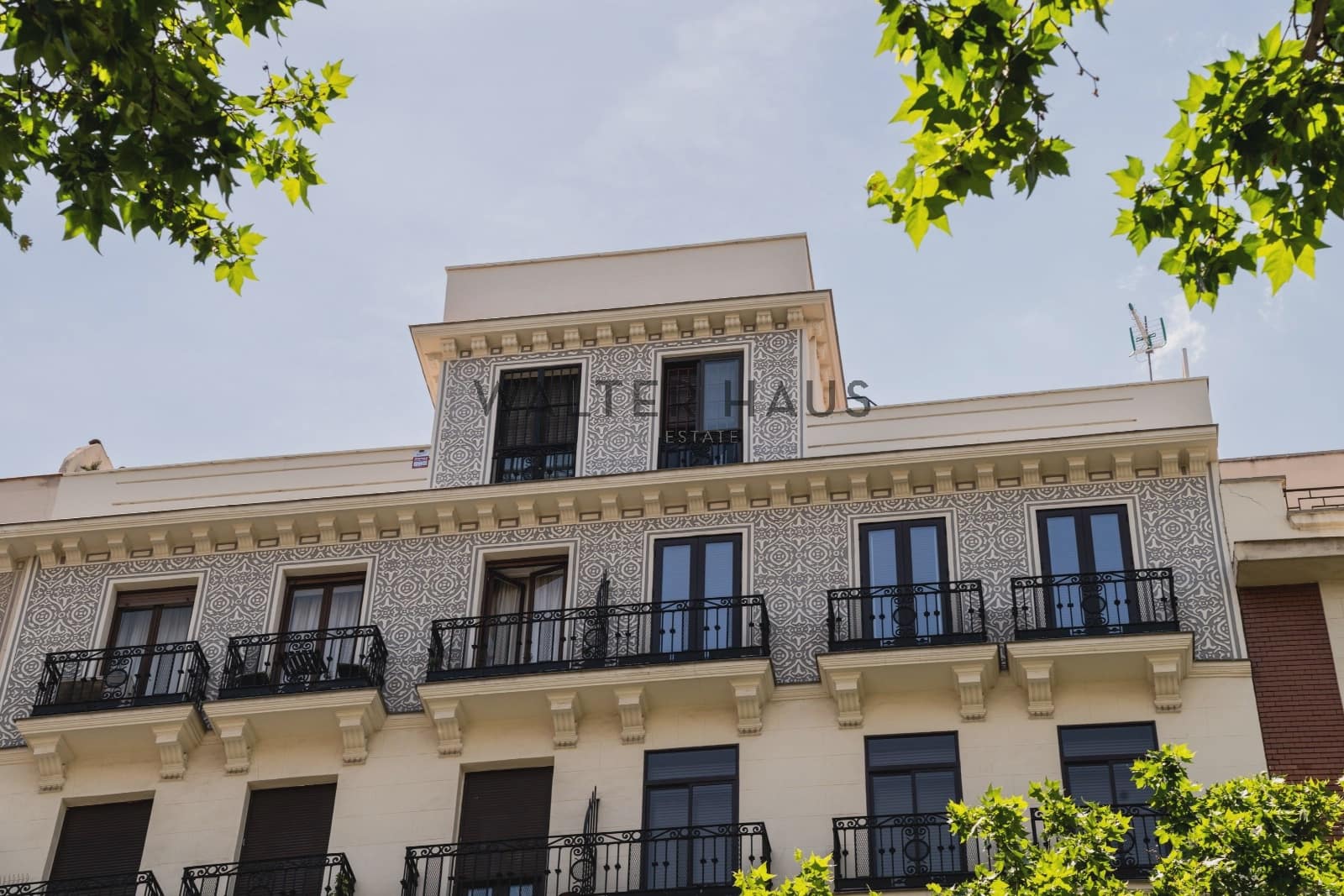 3 bedroom Penthouse for sale in Madrid city - € 2,390,000 (Ref: 9960985)