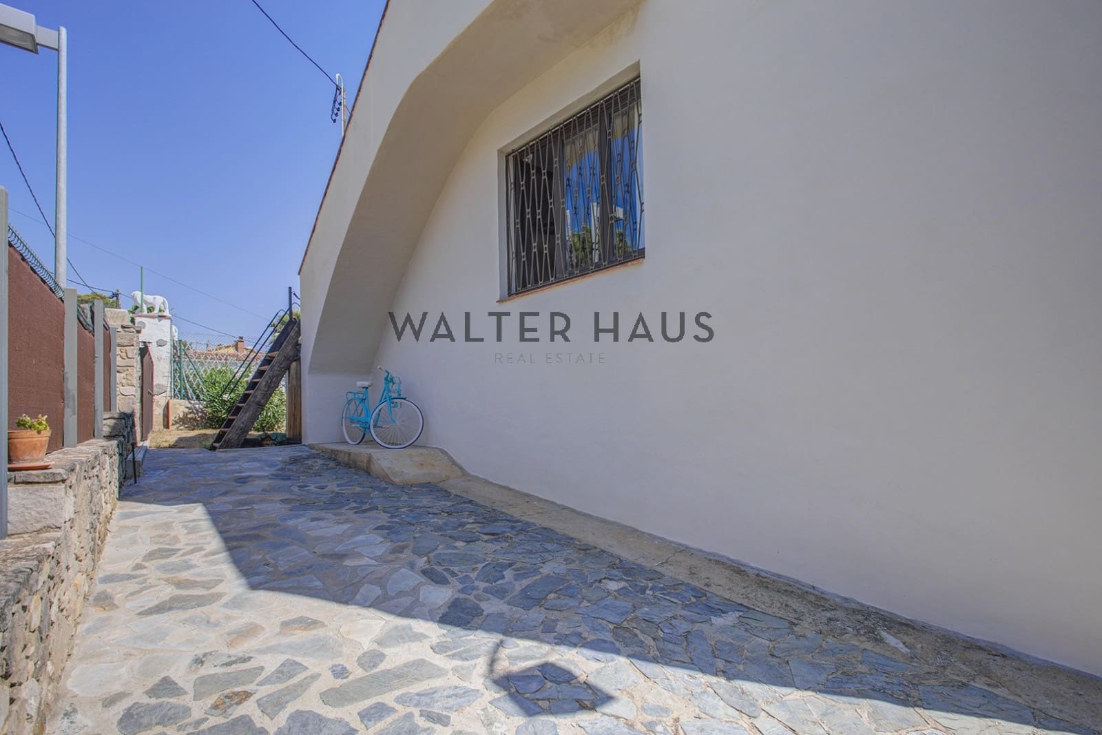 3 bedroom Villa for sale in Vall-llobrega - € 440,000 (Ref: 9961195)