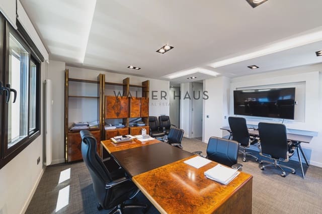 Piso de 5 habitaciones en Almenara, Madrid ciudad en venta - 2.200.000 € (Ref: 9965907)