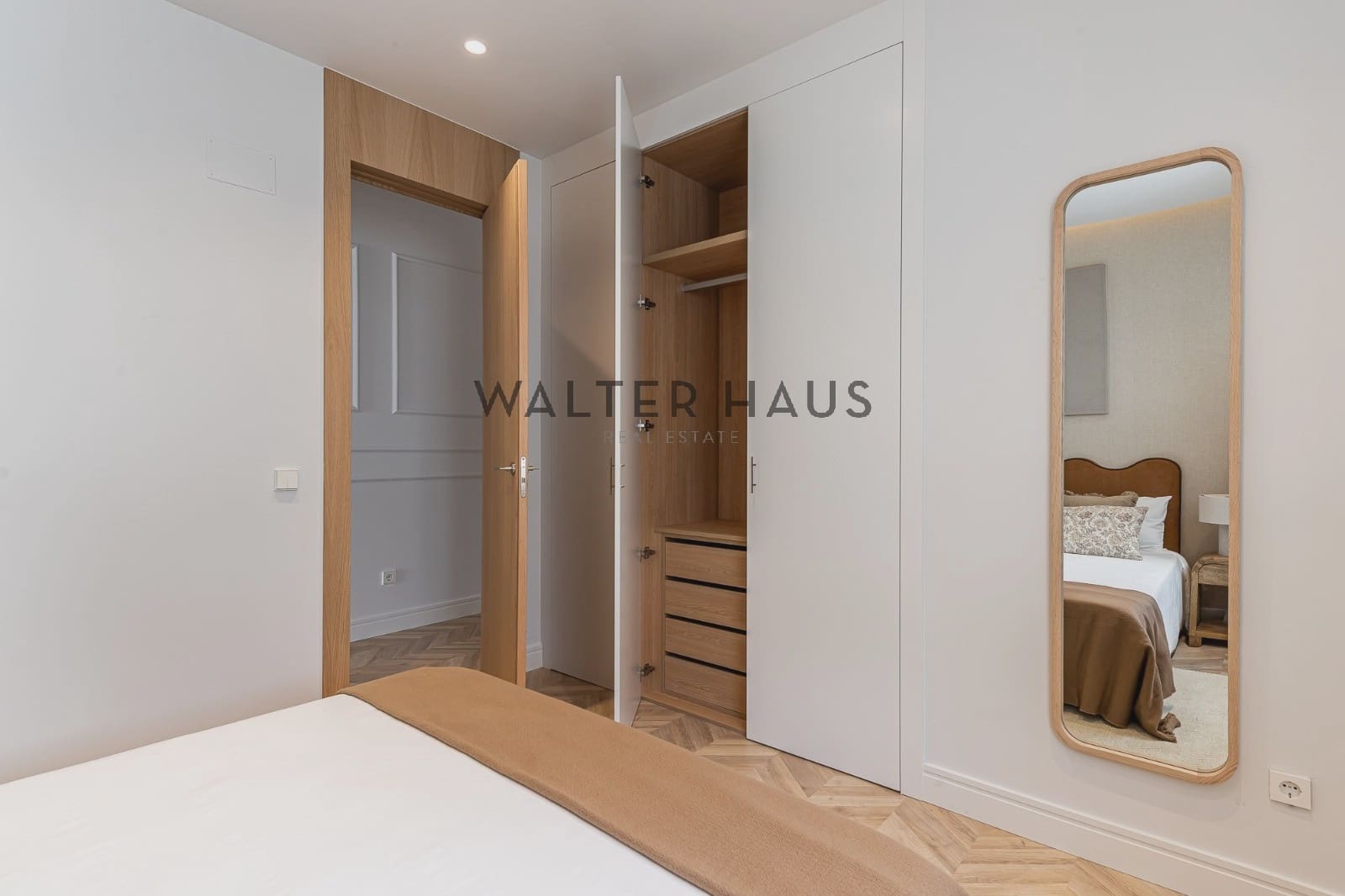 3 bedroom Penthouse for sale in Madrid city - € 1,450,000 (Ref: 9975844)
