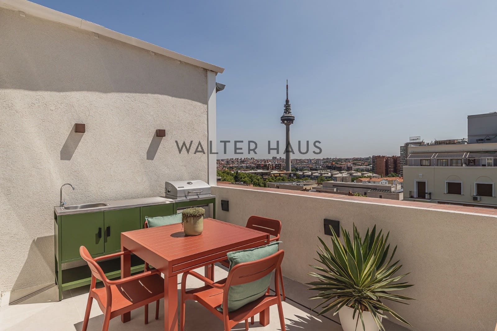3 bedroom Penthouse for sale in Madrid city - € 1,450,000 (Ref: 9975844)