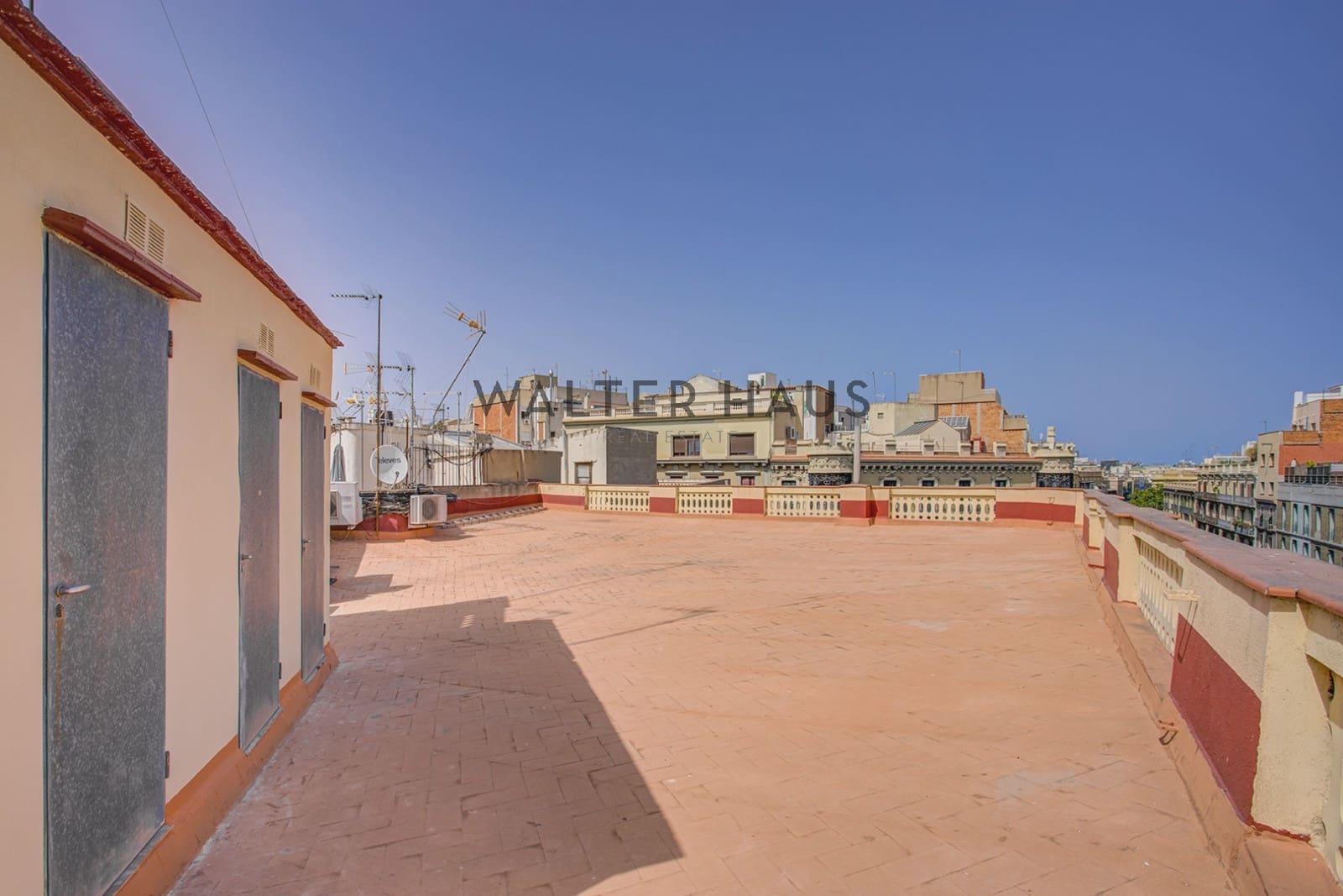 3 soveværelse Lejlighed til salg i Barcelona by - € 1.650.000 (Ref: 9981395)