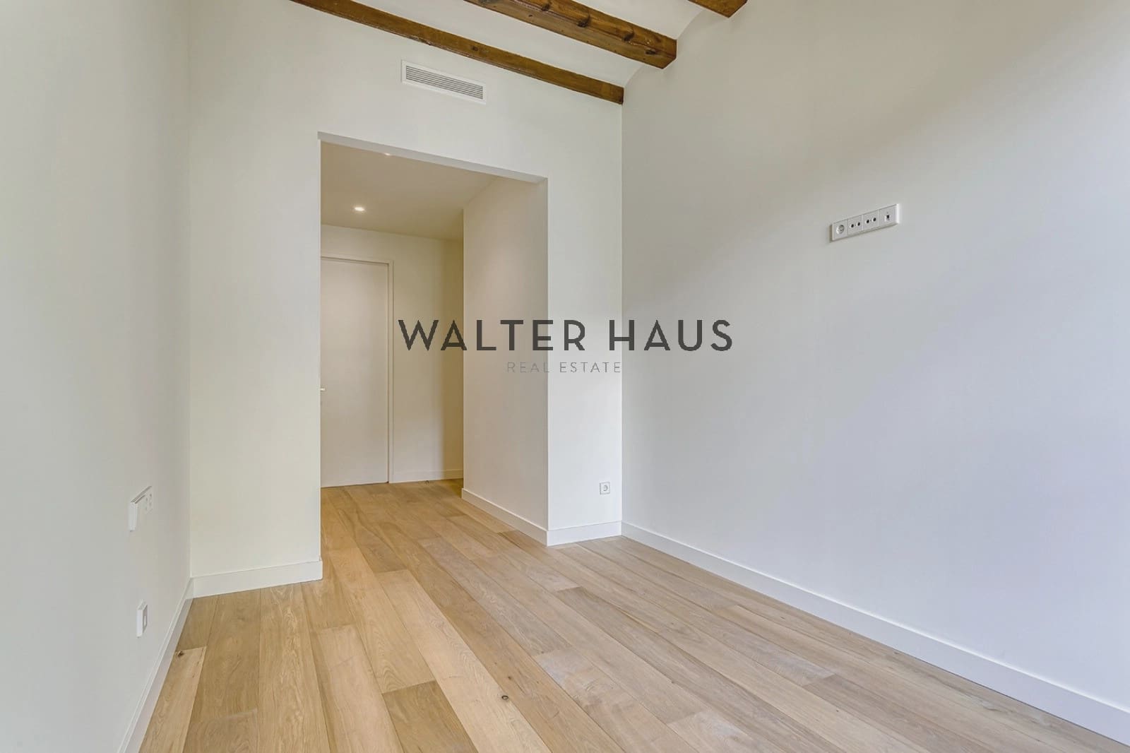 3 soverom Leilighet til leie i Barcelona by - € 5 500 (Ref: 9981647)