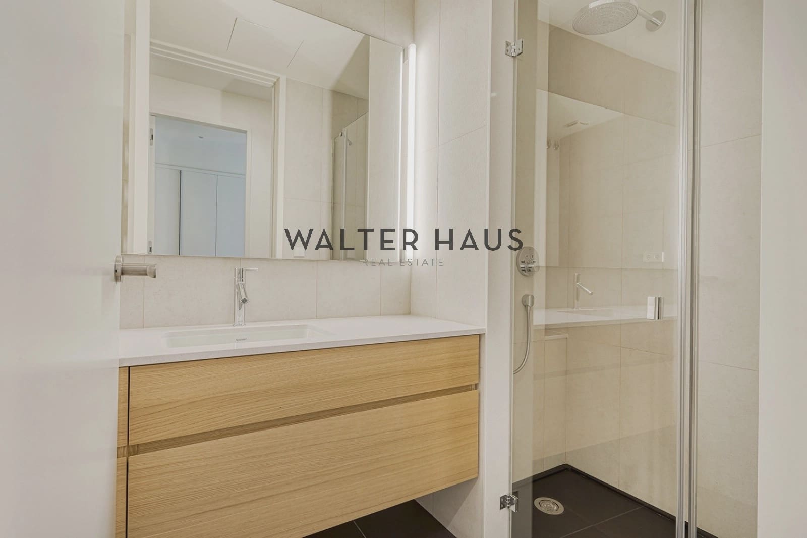 3 soverom Leilighet til leie i Barcelona by - € 5 500 (Ref: 9981647)