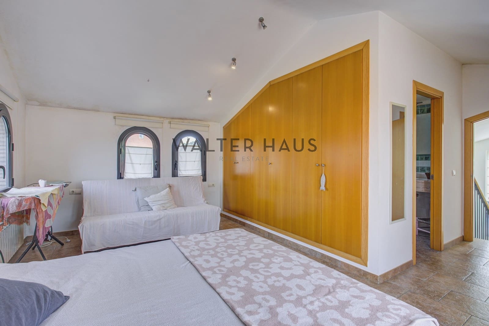 4 slaapkamer Villa te koop in Gerona stad - € 699.000 (Ref: 9985330)