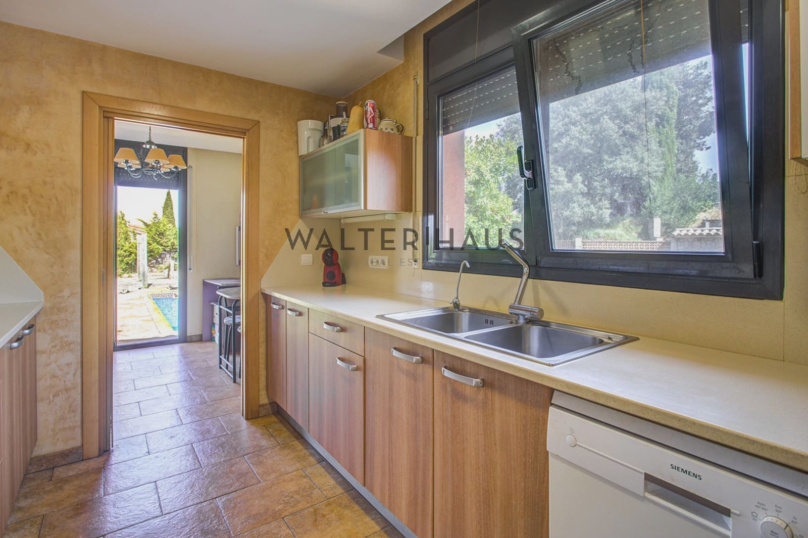 4 slaapkamer Villa te koop in Gerona stad - € 699.000 (Ref: 9985330)