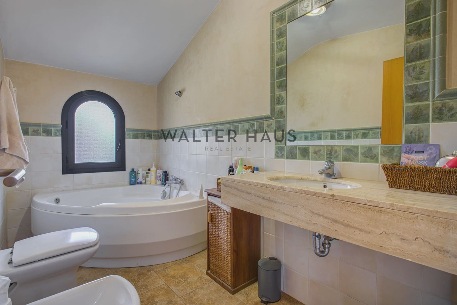 4 slaapkamer Villa te koop in Gerona stad - € 699.000 (Ref: 9985330)