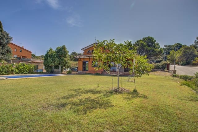 4 slaapkamer Villa te koop in Gerona stad - € 699.000 (Ref: 9985330)