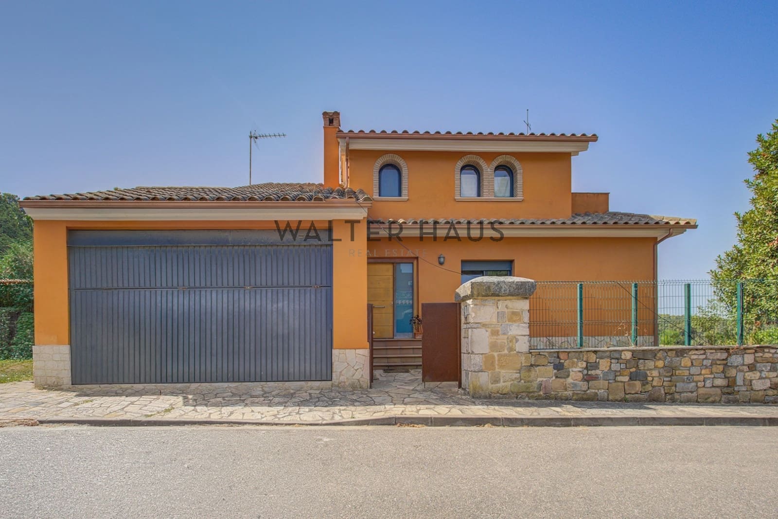 4 slaapkamer Villa te koop in Gerona stad - € 699.000 (Ref: 9985330)