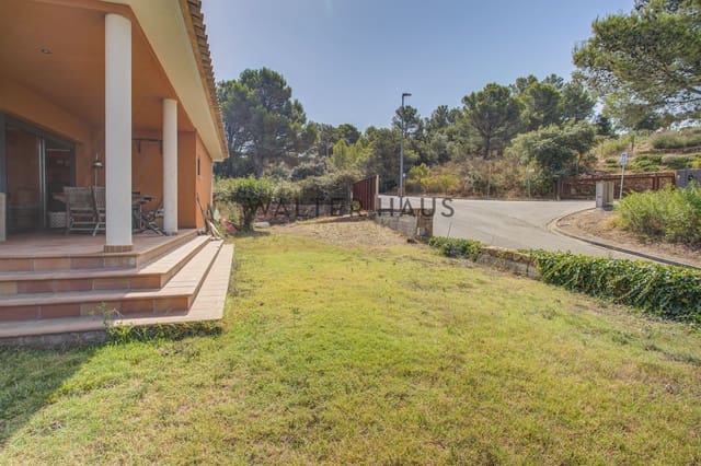 4 slaapkamer Villa te koop in Gerona stad - € 699.000 (Ref: 9985330)