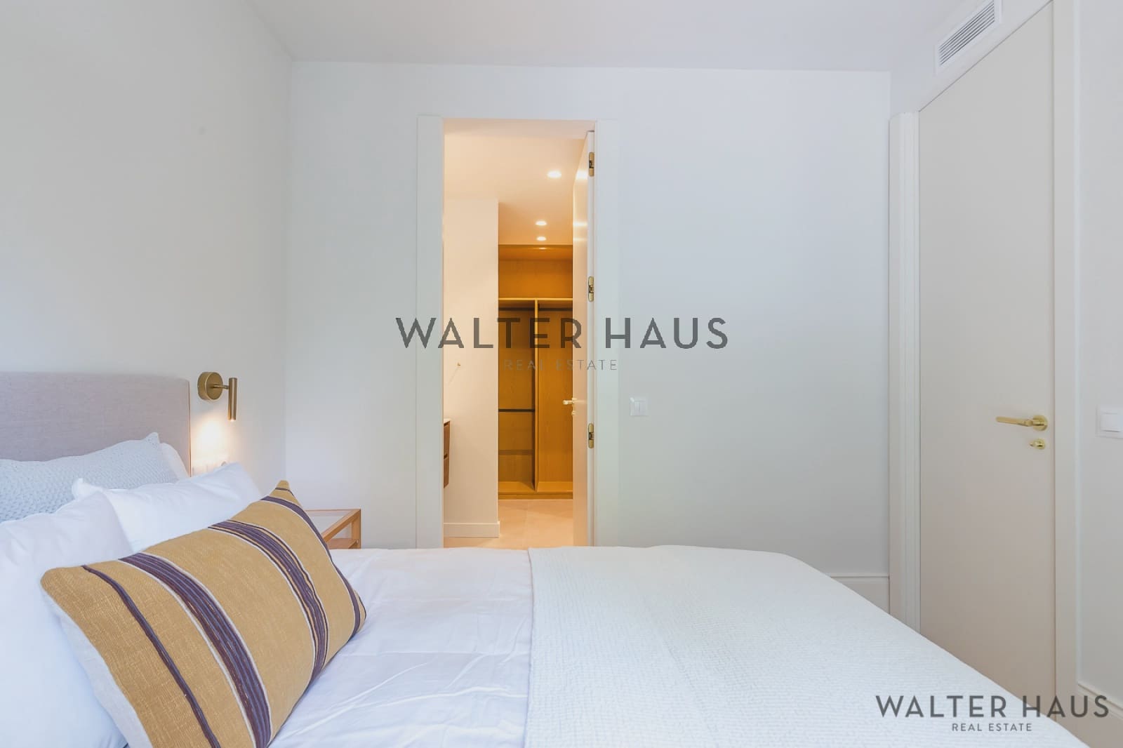 2 soveværelse Lejlighed til salg i Madrid by - € 1.050.000 (Ref: 9991989)