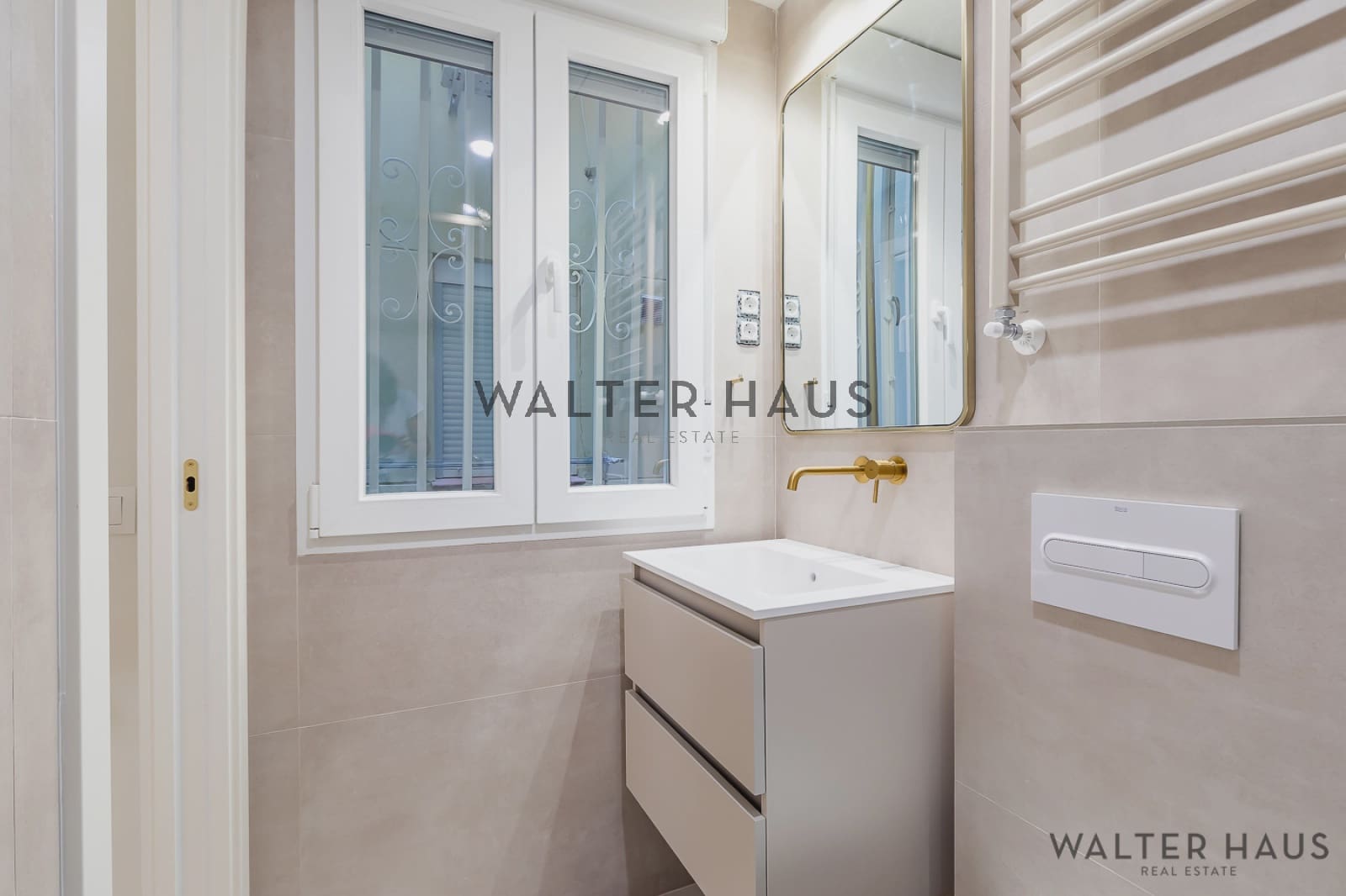2 soveværelse Lejlighed til salg i Madrid by - € 1.050.000 (Ref: 9991989)