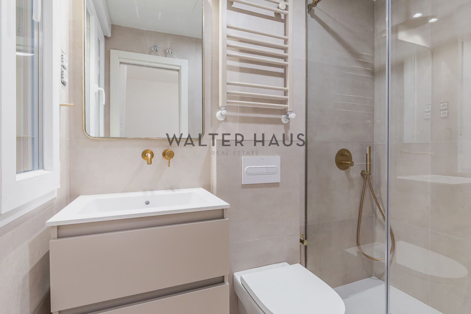 2 bedroom Flat for sale in Madrid city - € 1,050,000 (Ref: 9991989)
