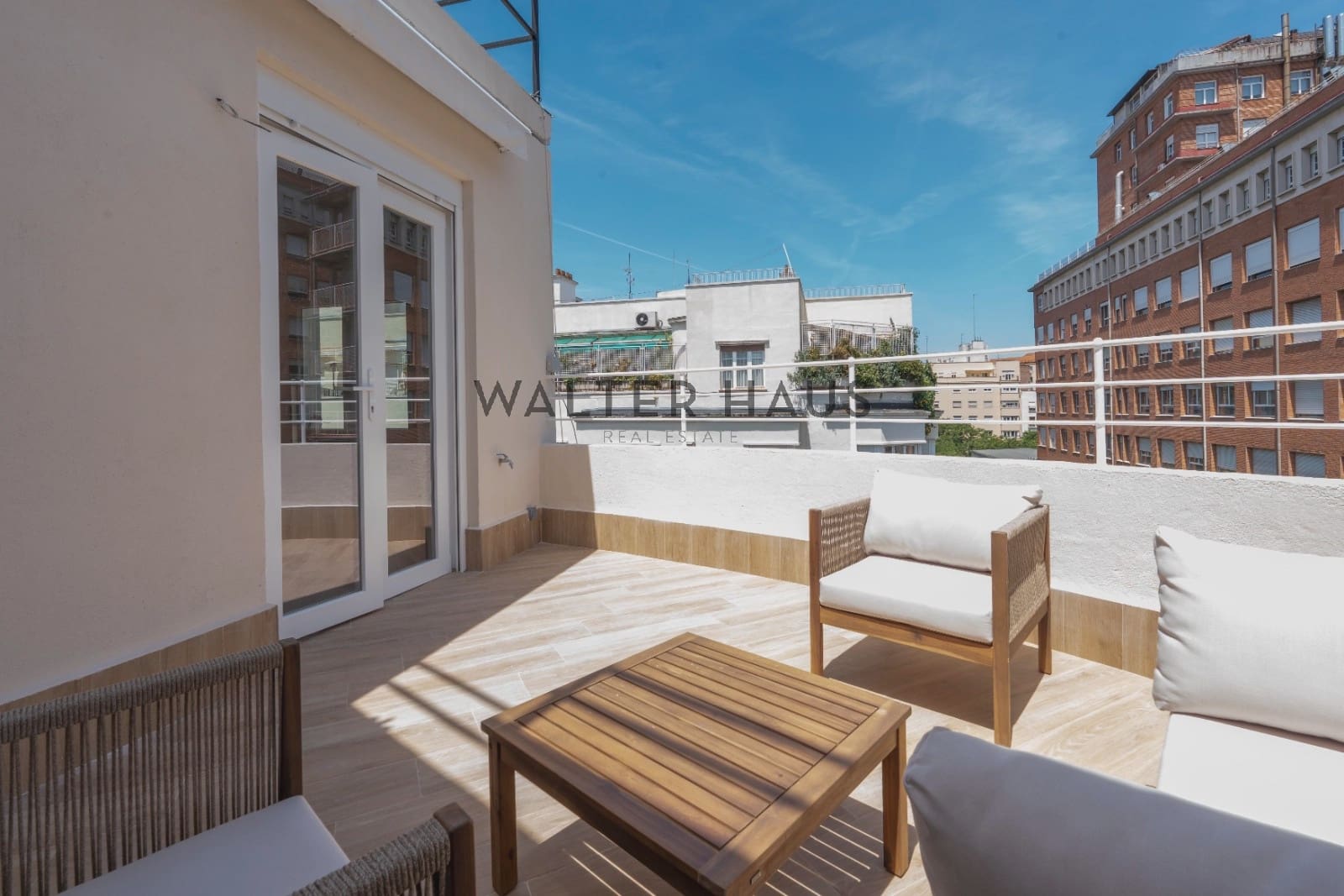 2 sypialnia Penthouse na sprzedaż w Miasto Madryt - 1 110 000 € (Ref: 9996053)