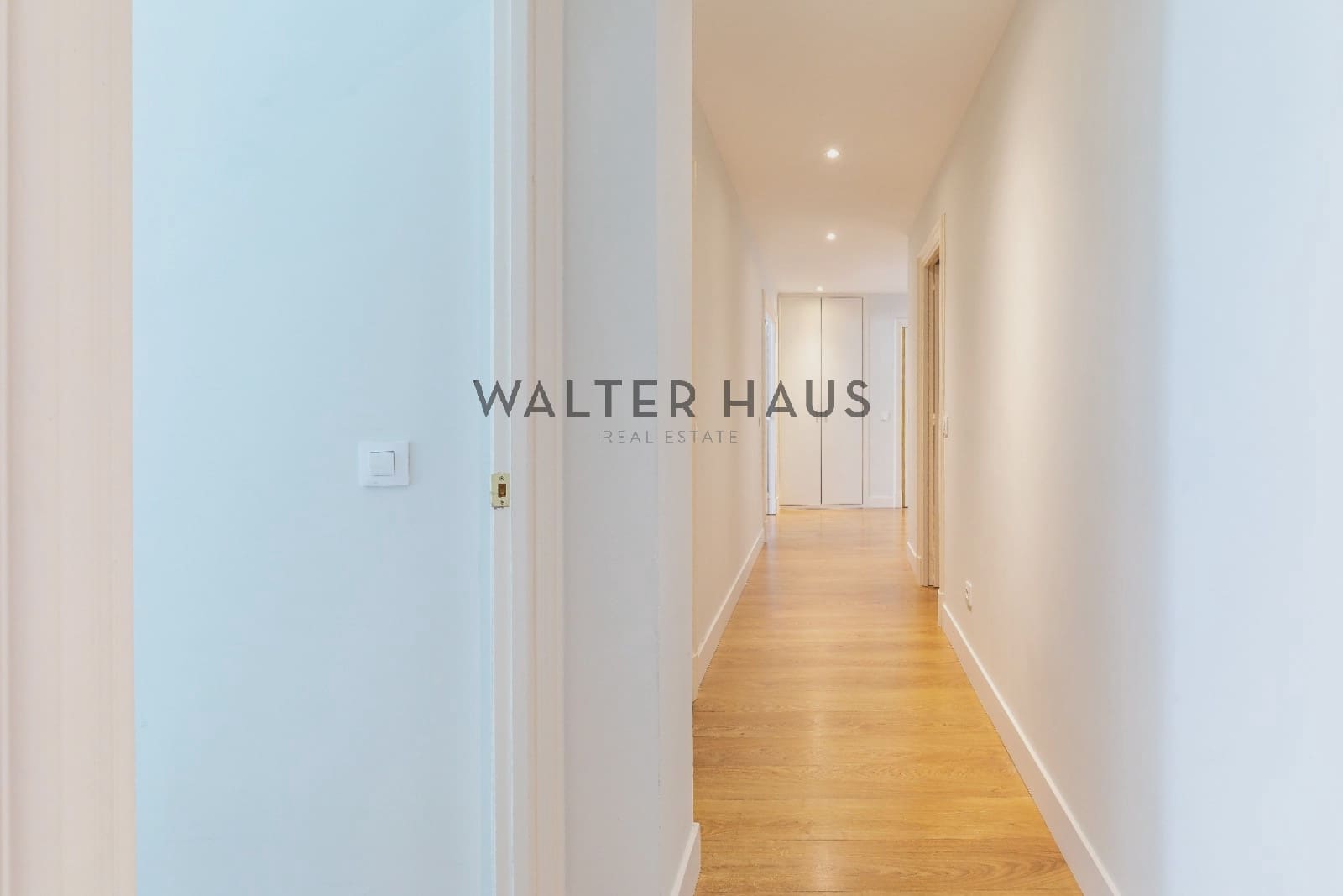 4 bedroom Flat for sale in Madrid city - € 1,750,000 (Ref: 9996321)