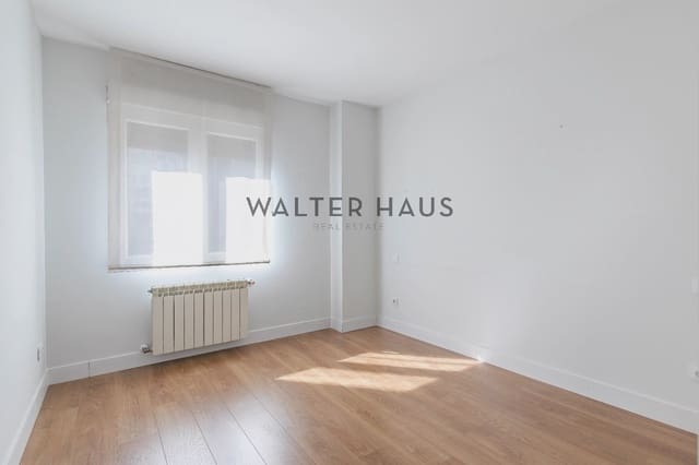 4 bedroom Flat for sale in Hispanoamérica, Madrid city - € 1,750,000 (Ref: 9996321)