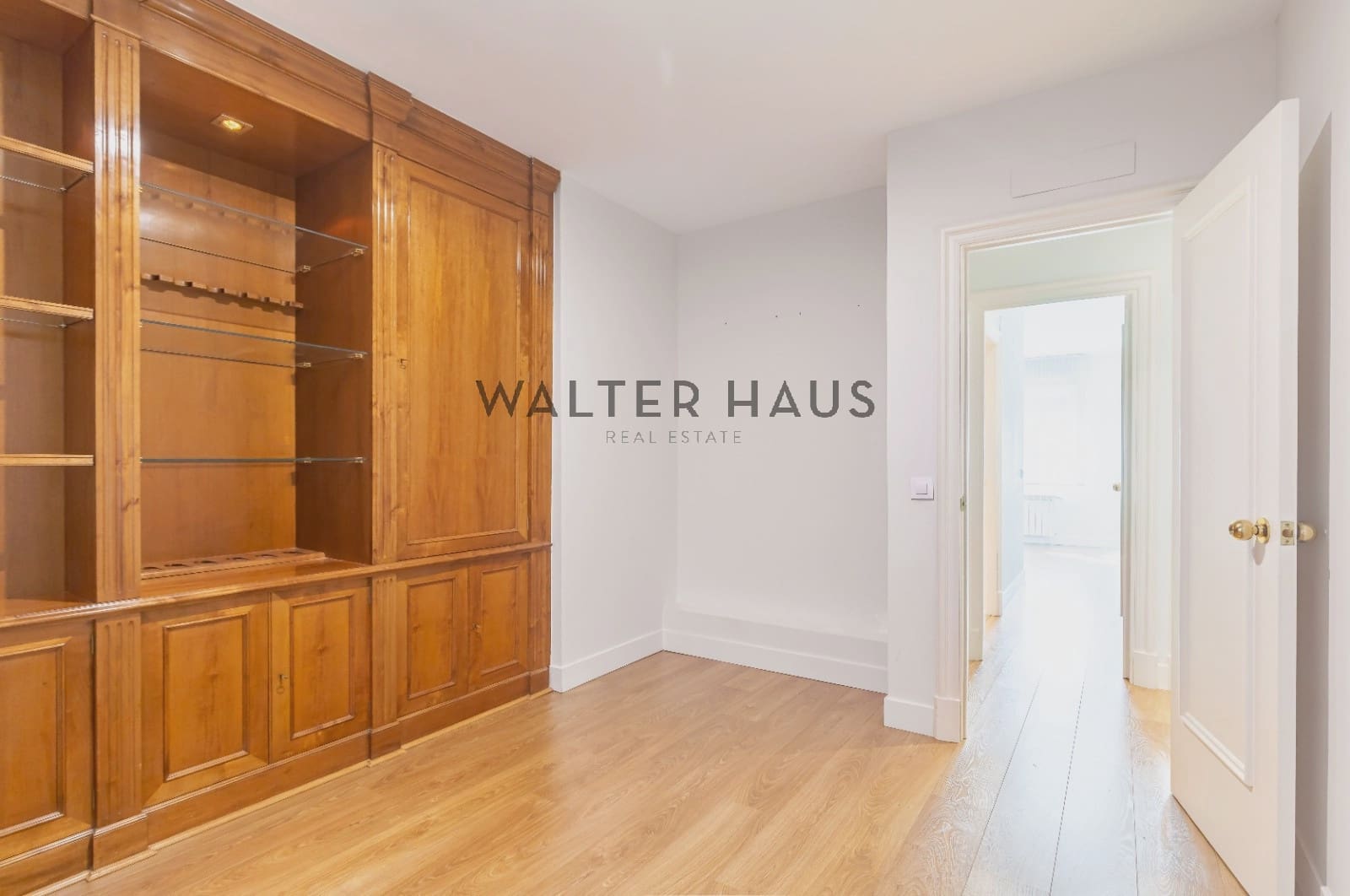4 bedroom Flat for sale in Madrid city - € 1,750,000 (Ref: 9996321)