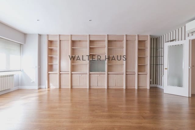 4 bedroom Flat for sale in Hispanoamérica, Madrid city - € 1,750,000 (Ref: 9996321)