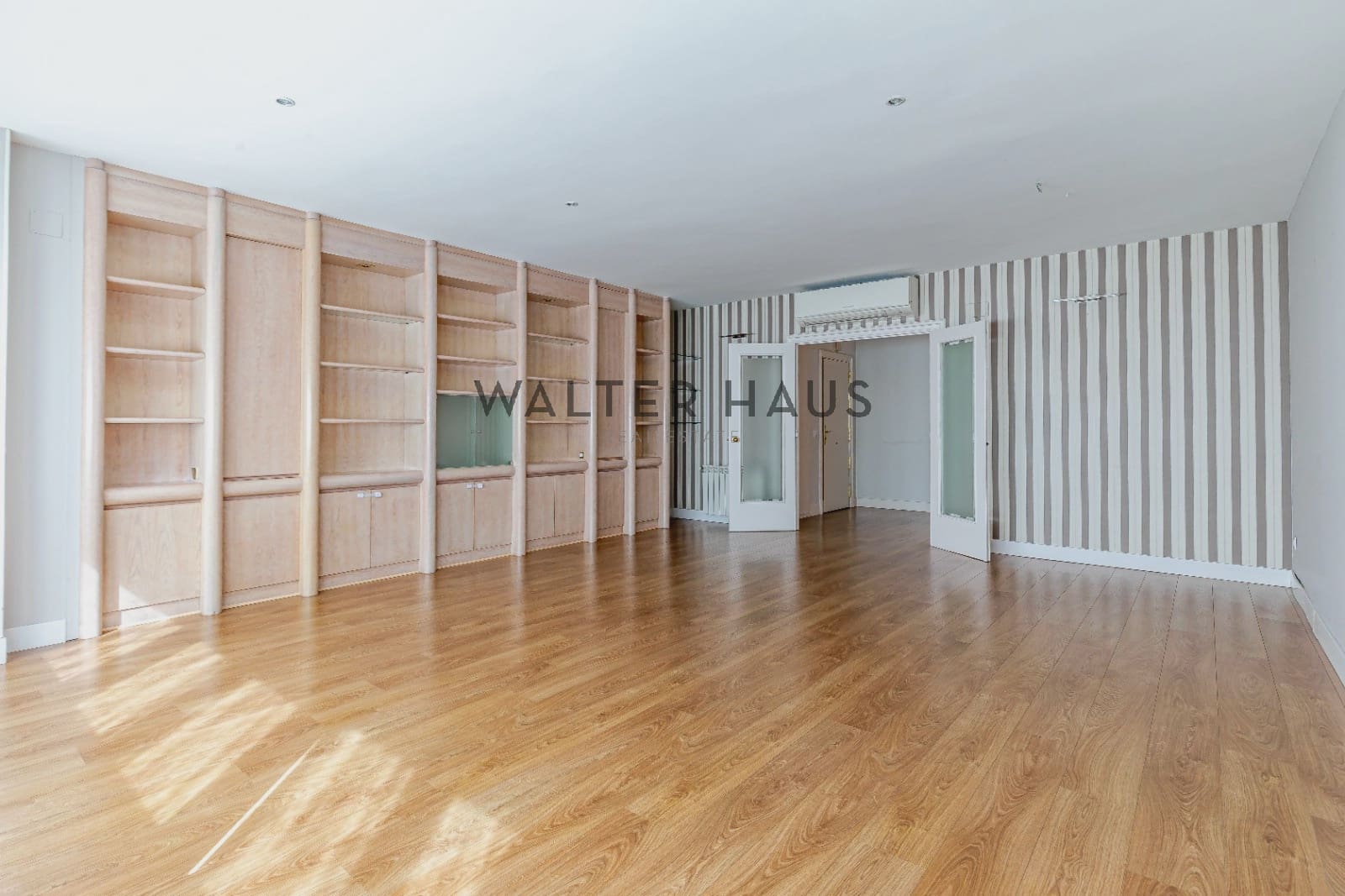 4 bedroom Flat for sale in Madrid city - € 1,750,000 (Ref: 9996321)
