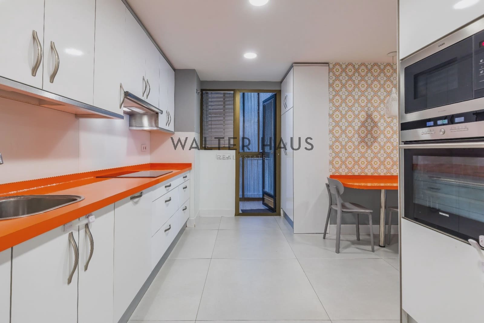4 bedroom Flat for sale in Madrid city - € 1,750,000 (Ref: 9996321)