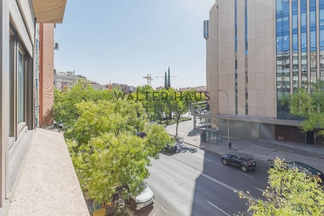 4 bedroom Flat for sale in Hispanoamérica, Madrid city - € 1,750,000 (Ref: 9996321)