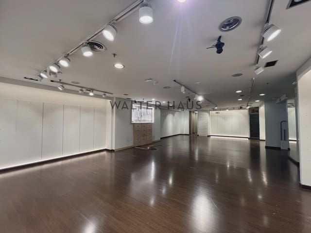 2 sypialnia Komercyjne na sprzedaż w Miasto Barcelona - 700 000 € (Ref: 9997839)