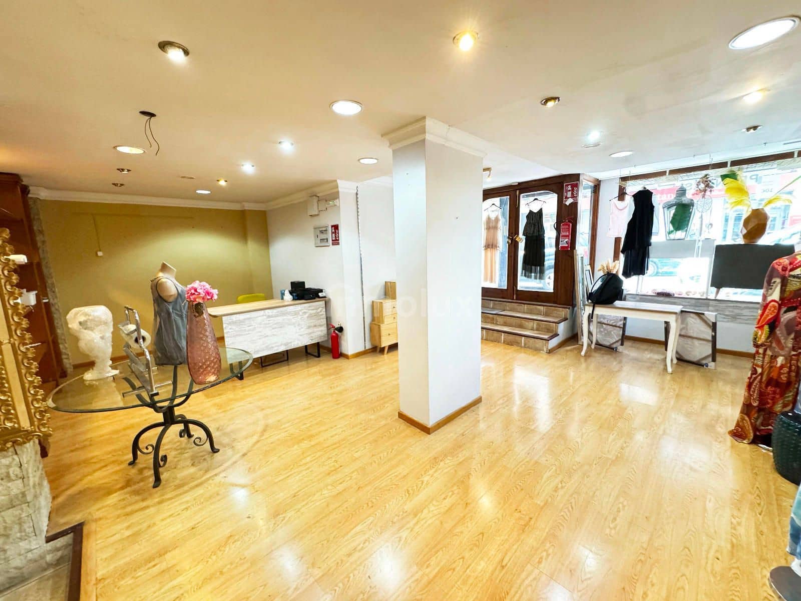 Commercieel te huur in Alicante stad - € 1.500 (Ref: 9064099)