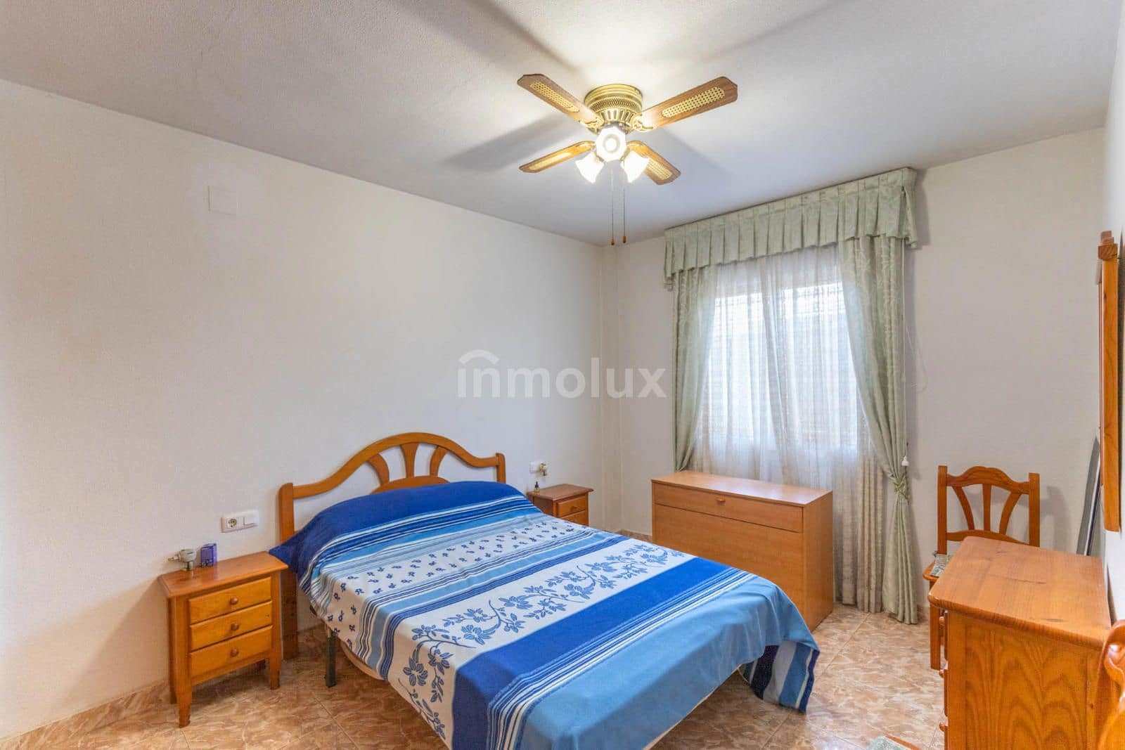 4 makuuhuone Huvila myytävänä paikassa Torrevieja mukana 
autotalli - 265 000 € (Ref: 9064103)