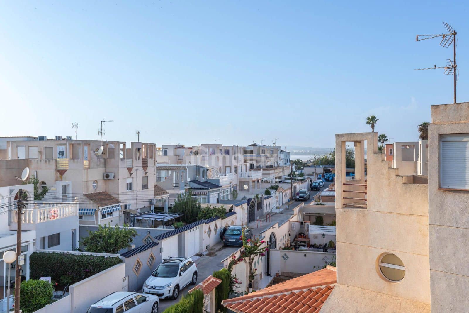 4 makuuhuone Huvila myytävänä paikassa Torrevieja mukana 
autotalli - 265 000 € (Ref: 9064103)