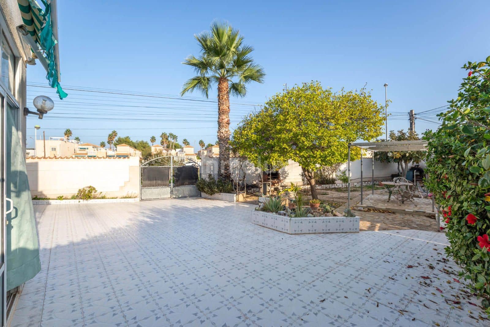 4 makuuhuone Huvila myytävänä paikassa Torrevieja mukana 
autotalli - 265 000 € (Ref: 9064103)